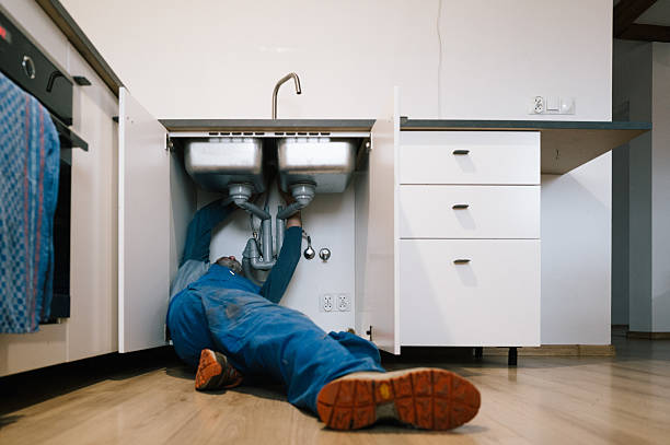 Professional Leak Detection technician working in South Richmond Hill, NY